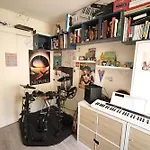 Spacious Near Pere Lachaise Διαμέρισμα *