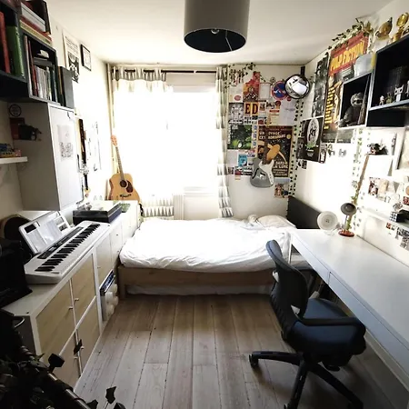 Spacious Near Pere Lachaise