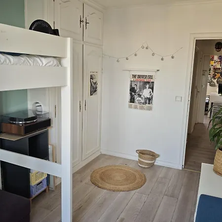 Spacious Near Pere Lachaise Διαμέρισμα