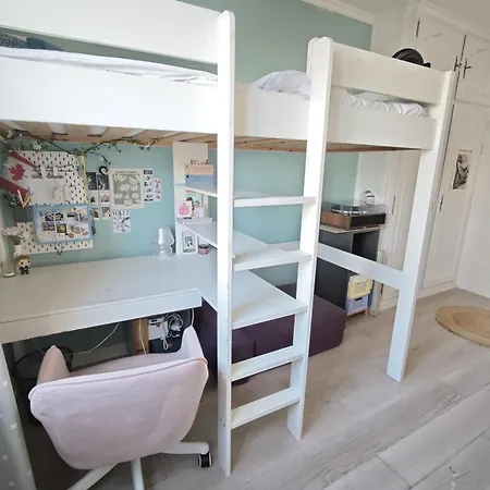 Spacious Near Pere Lachaise Apartmán