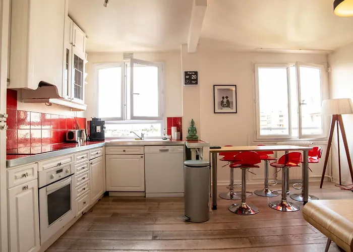Spacious Near Pere Lachaise Lägenhet