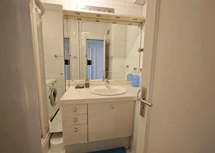 Spacious Near Pere Lachaise *